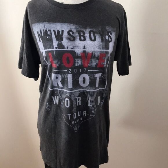 newsboys Other - THE NEWSBOYS 2017 CONCERT TOUR SHIRT LOVE RIOT SIZE MEDIUM UNISEX GREY TEE